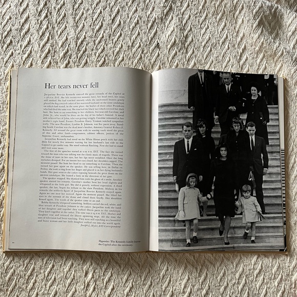 JOHN LENNON (THE BEATLES) KIDS BOOK - YOUNG ROCK STAR vintage book - Picture 5 of 8